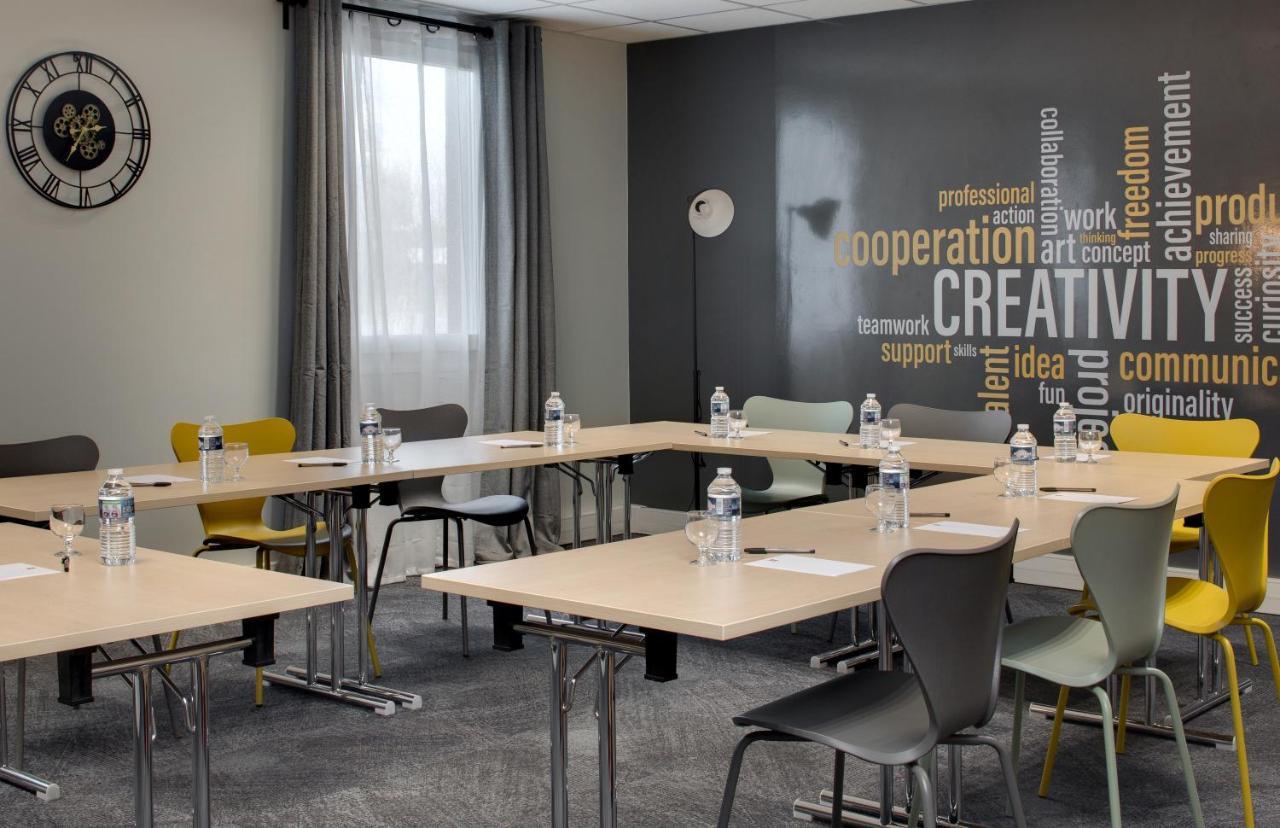 Ibis Budget Clermont Ferrand Nord Riom Esterno foto