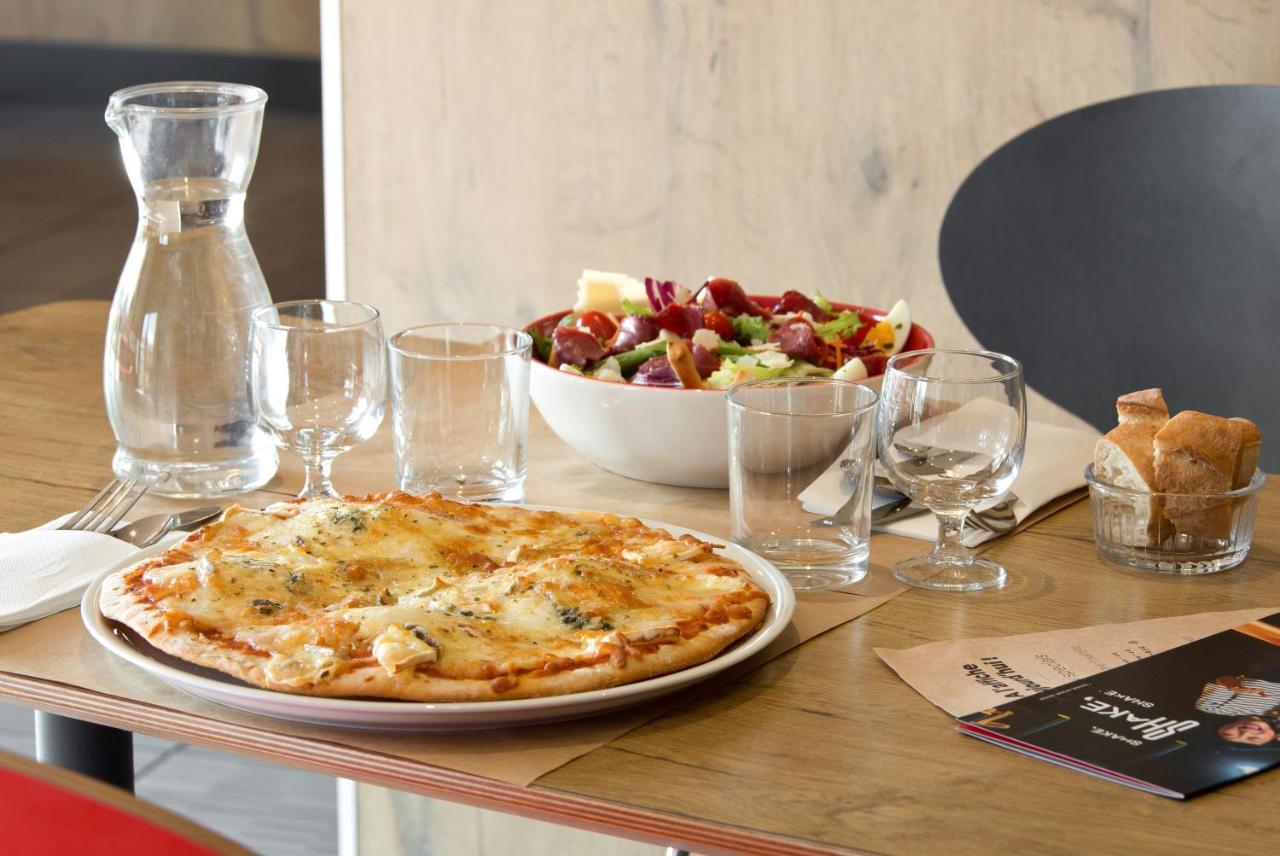 Ibis Budget Clermont Ferrand Nord Riom Esterno foto