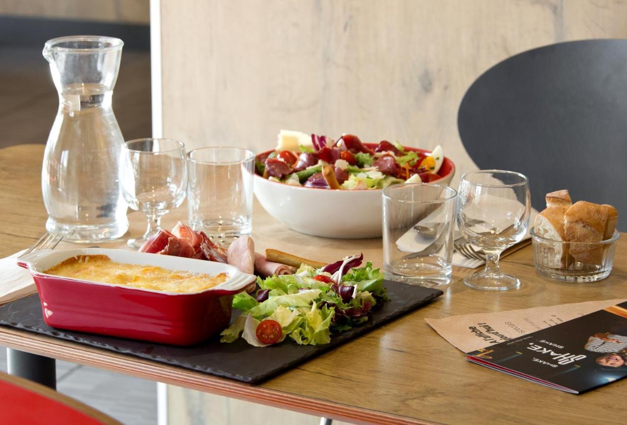 Ibis Budget Clermont Ferrand Nord Riom Esterno foto