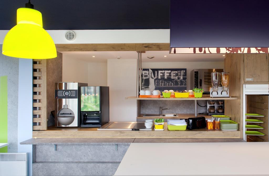 Ibis Budget Clermont Ferrand Nord Riom Esterno foto