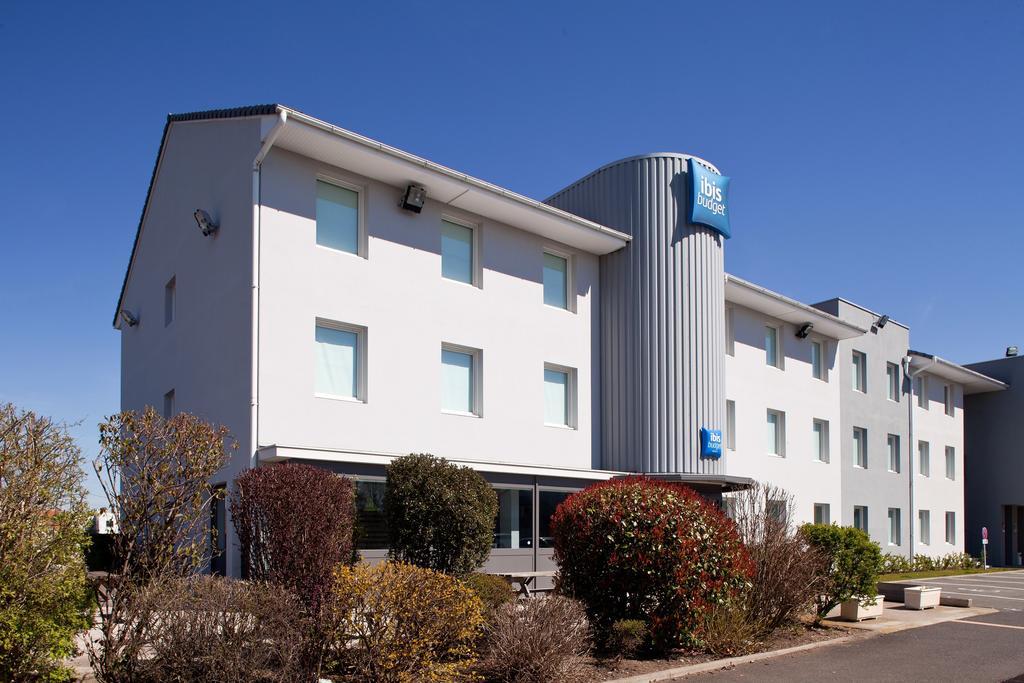 Ibis Budget Clermont Ferrand Nord Riom Esterno foto