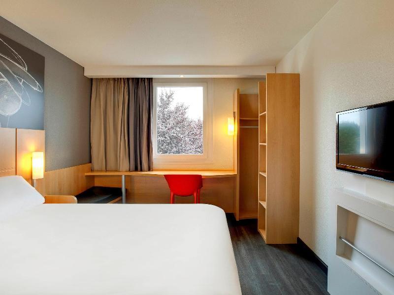 Ibis Budget Clermont Ferrand Nord Riom Esterno foto
