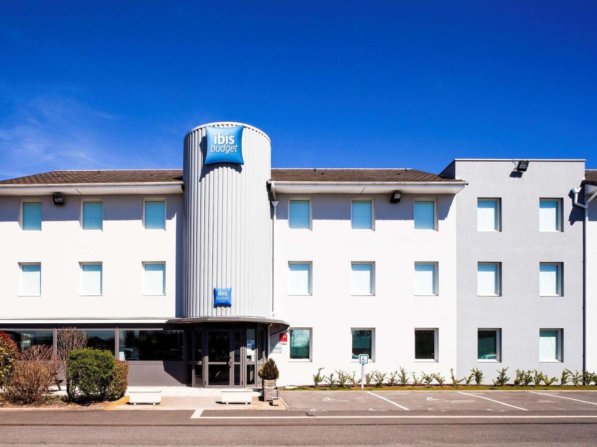 Ibis Budget Clermont Ferrand Nord Riom Esterno foto